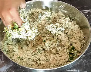 Methi Thepla Recipe | मेथी थेपला | Methi Paratha Methi Thepla Recipe | मेथी थेपला | Methi Paratha https://thespicycafe.com/wp-content/uploads/2023/12/1-methi-thepla-gujarati-breakfast-dish-vegan-vegetarian-fenugreek-paratha-easy-quick-simple-no-onion-no-garlic-satvik-Indian-recipe-lunch-dinner-brunch-snacks-.png https://thespicycafe.com/methi-thepla-recipe/