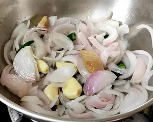 Mushroom Masala Curry | मशरूम मसाला करी | Mushroom Curry Recipe Mushroom Masala Curry | मशरूम मसाला करी | Mushroom Curry Recipe https://thespicycafe.com/wp-content/uploads/2023/12/2-mushroom-masala-restaurant-style-curry-vegan-vegetarian-Indian-lunch-dinner-snack-breakfast-easy-quick-simple-best-with-tandoori-naan-paratha-.png https://thespicycafe.com/mushroom-masala-curry-recipe/